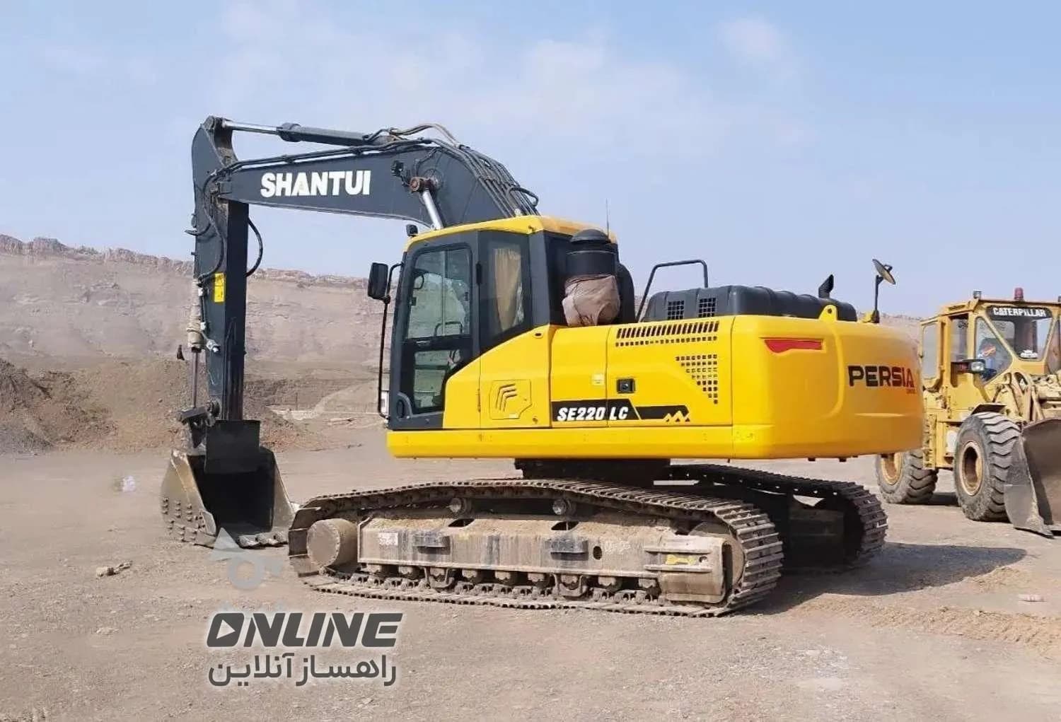 راننده بیل مکانیکی هستم