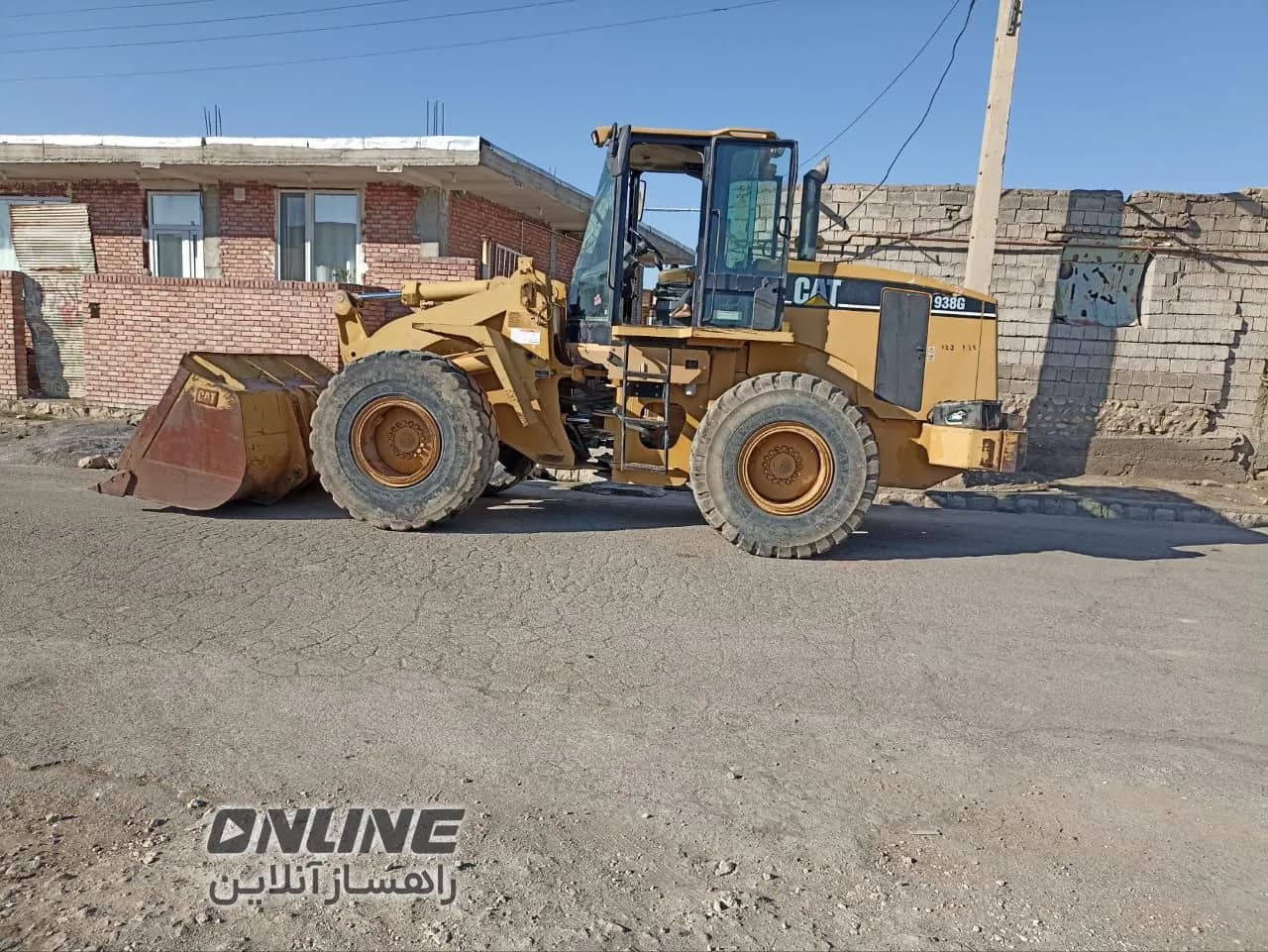 لودر کاترپیلار مدل 82