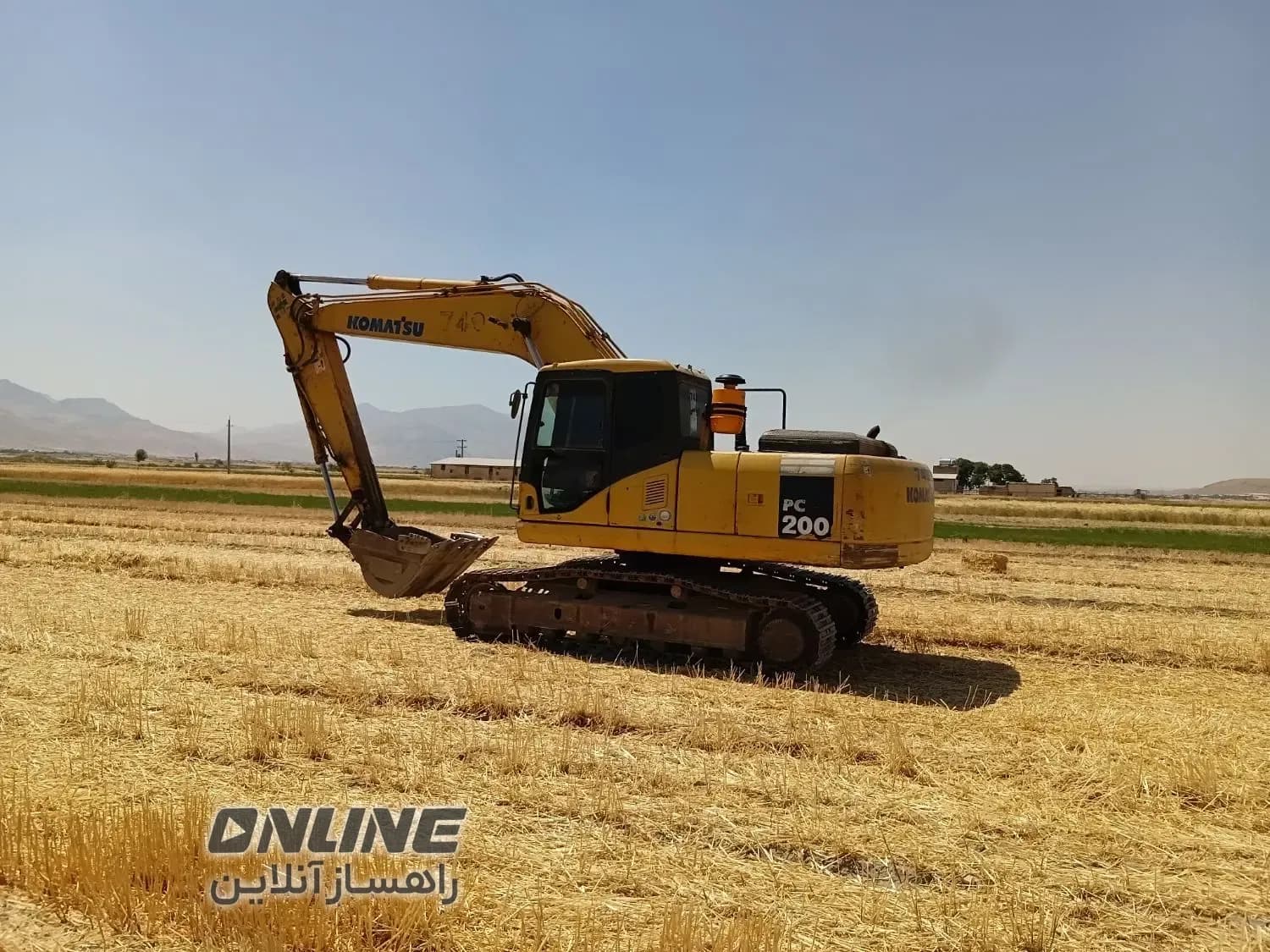 فروش ۱ دستگاه بیل زنجیری کوماتسو ۴۰۰ خط ۷