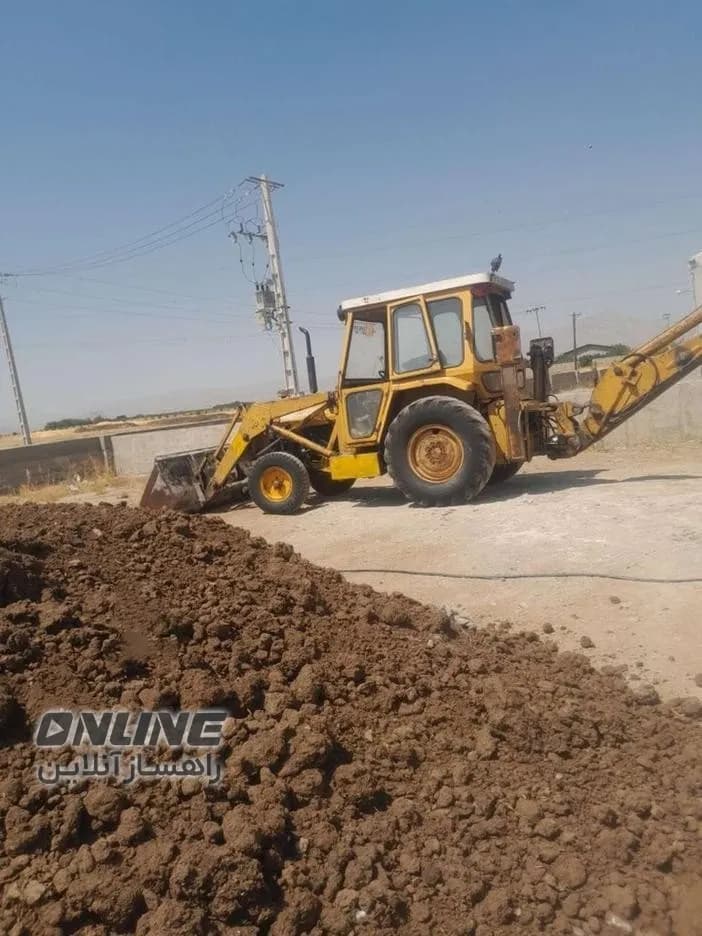بیل بکهو مدل ۷۱ — تصویر 1 از 4