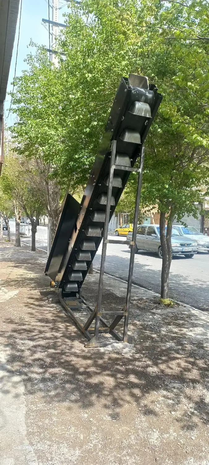 طراحی و ساخت سفارشی تجهیزات صنعتی (نوار نقاله، الواتور و میکسر)
