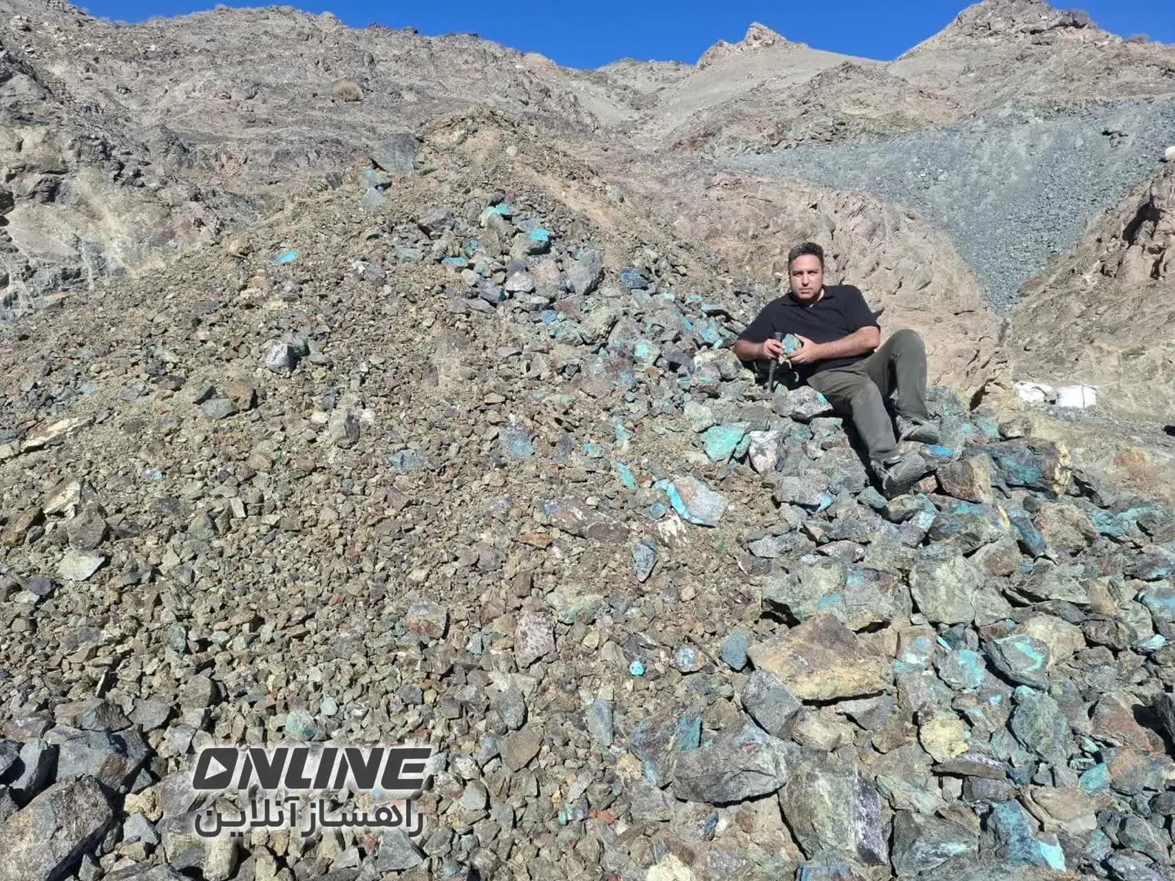 نام ماده معدنی: مس اکسیدی