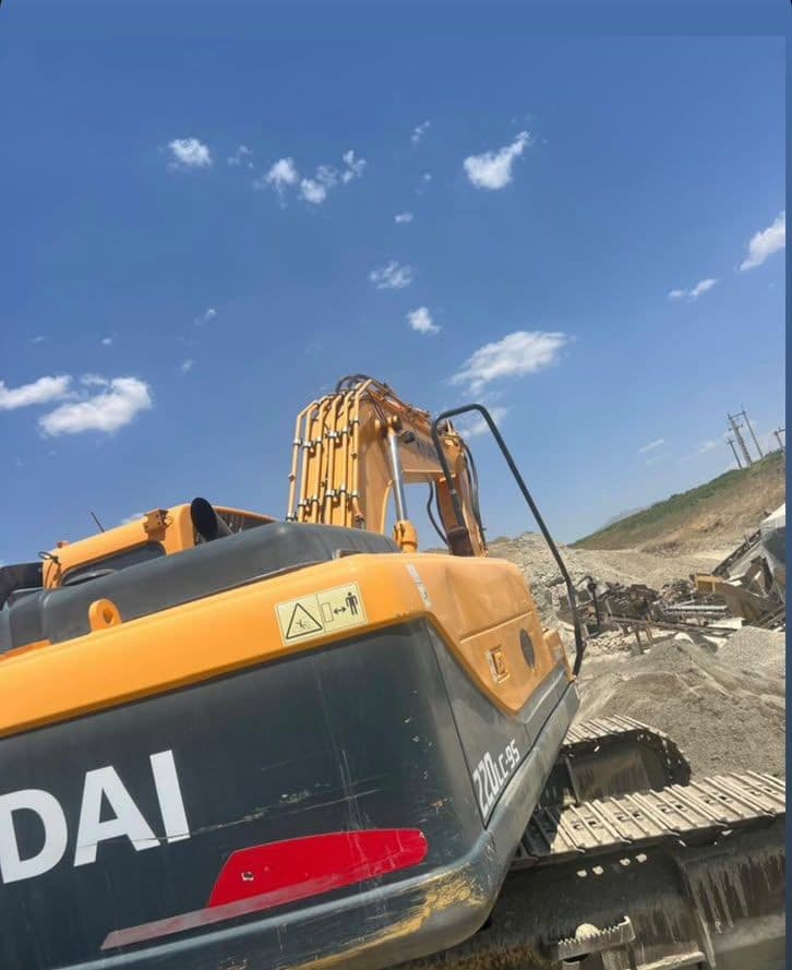 فروش بیل زنجیری کوماتسو ۲۲۰ خط ۹