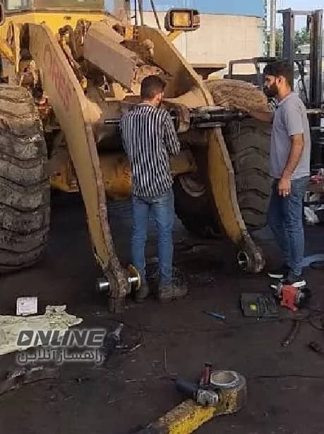 آهنگر دستگاه‌های راهسازی