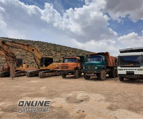 نیازمند بیل و کمپرسی برای حمل و بارگیری 