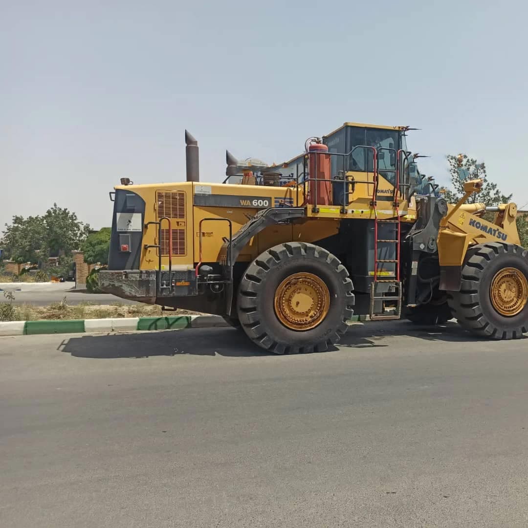 فروش استثنایی لودر کوماتسو WA600-3