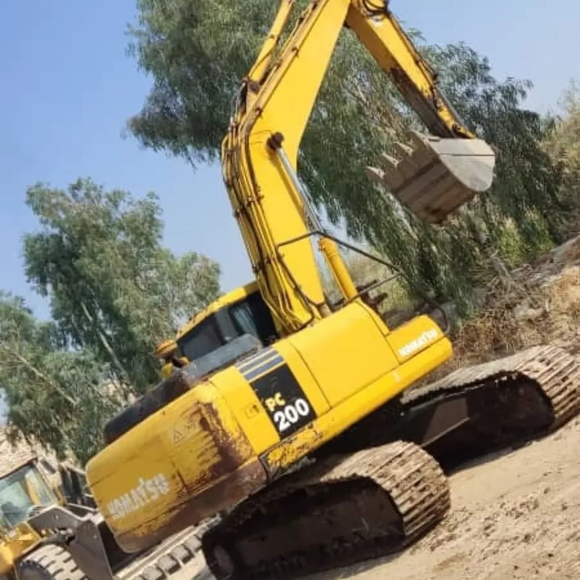 بیل مکانیکی کوماتسو 200