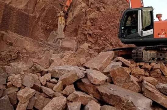 فروش معدن سنگ لاشه و سیلیس در شهمیرزاد