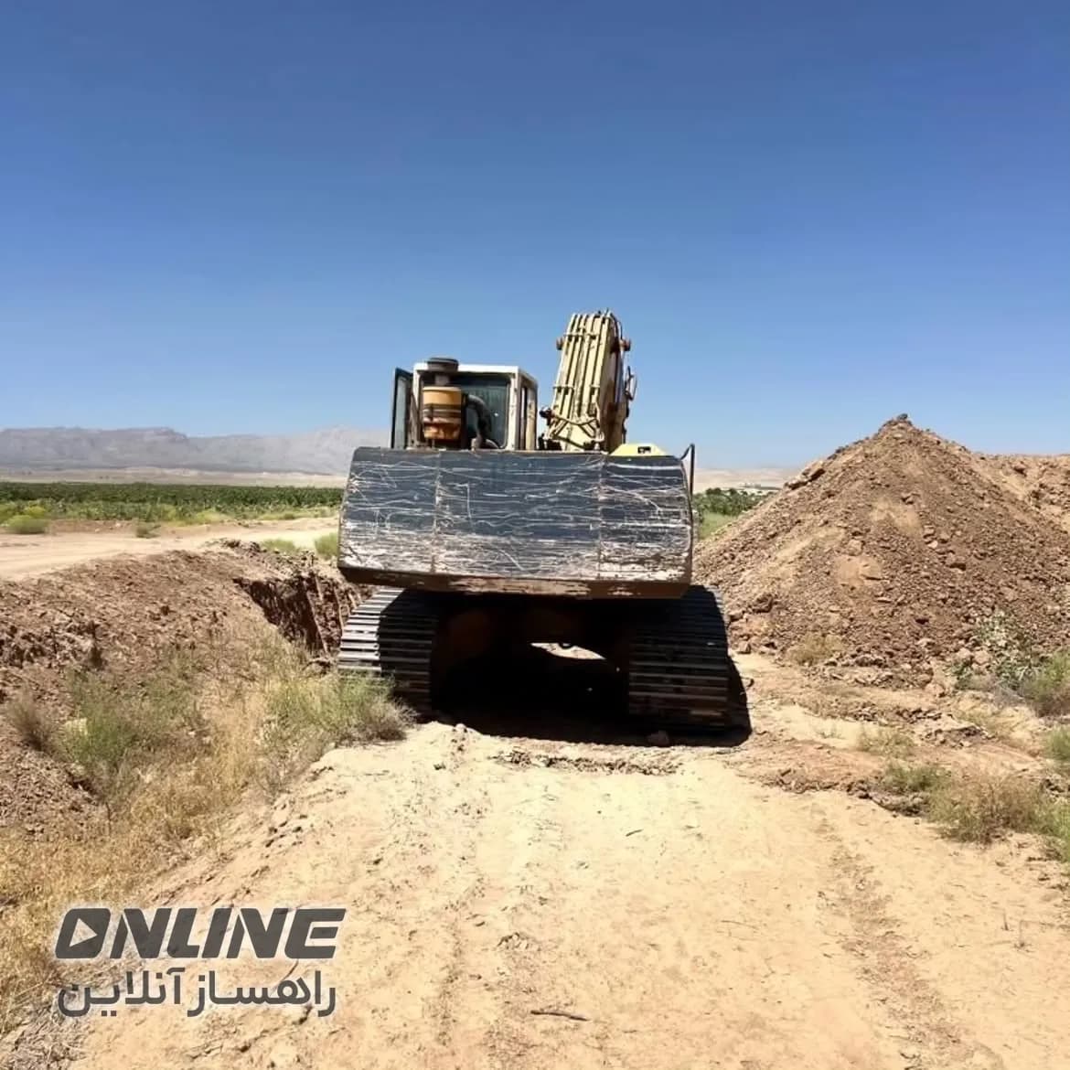 فروش بیل مکانیکی زنجیری کوماتسو 200 خط 5 (خیبری) فروش بیل مکانیکی زنجیری کوماتسو 200 خط 5 (خیبری) — تصویر 1 از 6