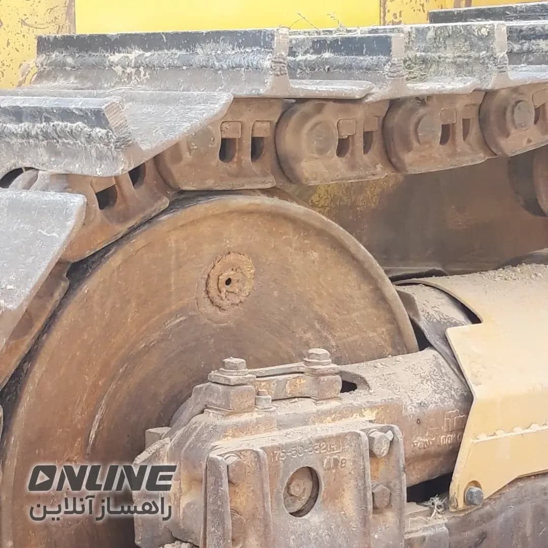 بلدوزر کوماتسو D155A2 بلدوزر کوماتسو D155A2 — تصویر 1 از 7