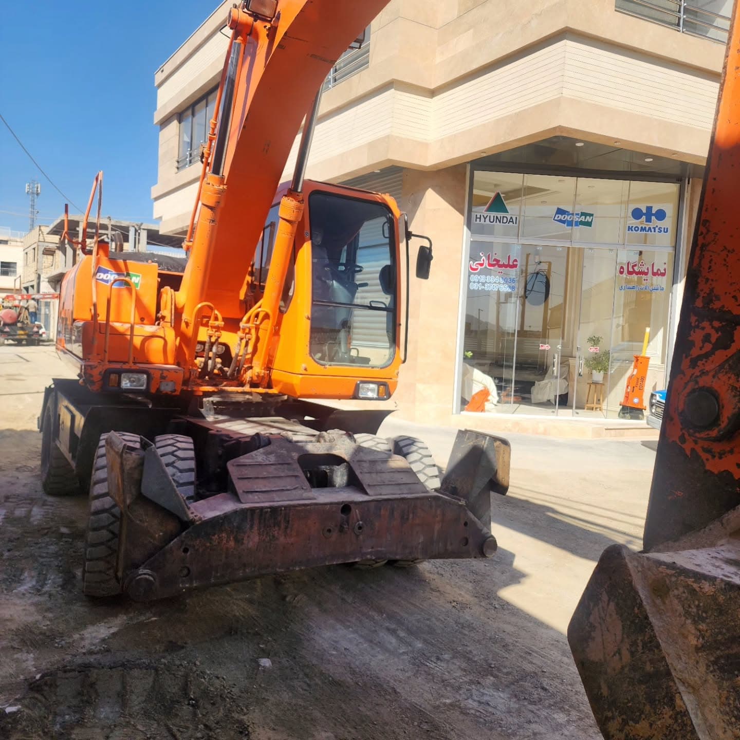 فروش بیل مکانیکی دوسان 210 مدل 2004