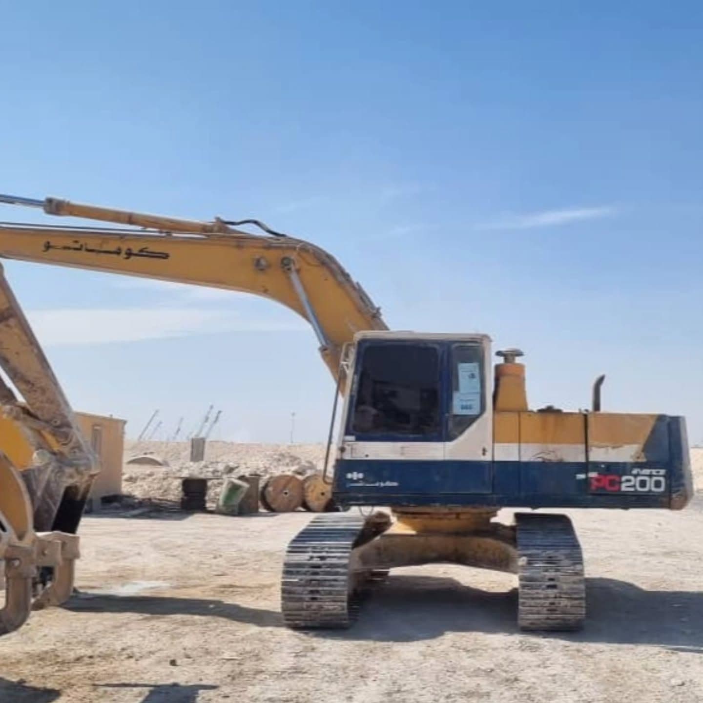 فروش بیل مکانیکی زنجیری کوماتسو ۲۰۰ خط ۵